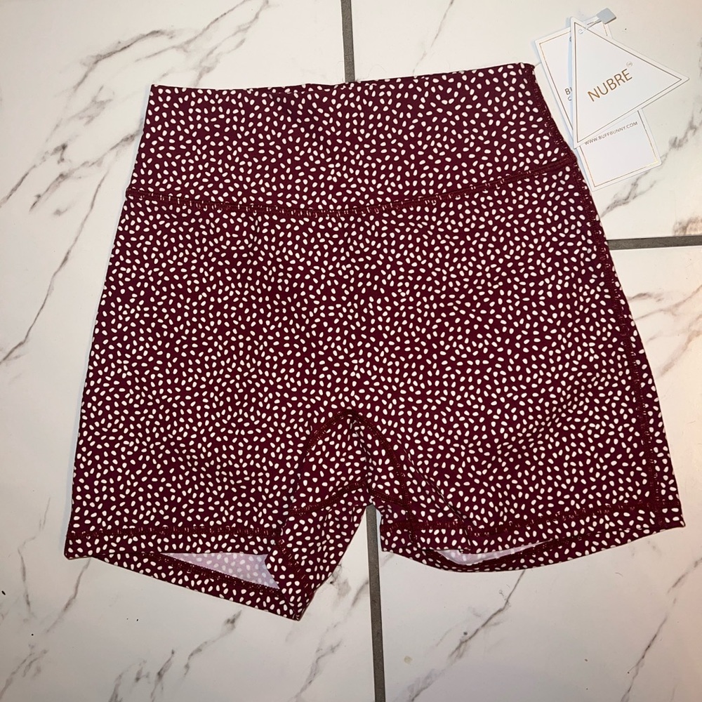 Legacy Short - Vineyard Dark Red Bossy Print NWT